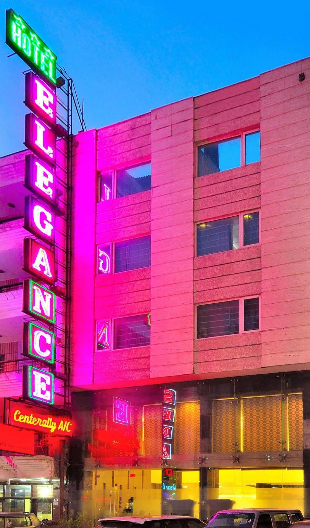 Hotel Elegance Nova Deli Exterior foto